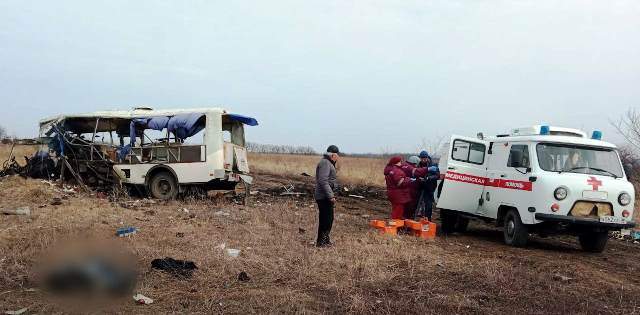 В Кировске на мине подорвался гражданский автобус