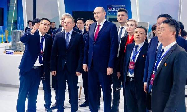 Китайская делегация в ДНР